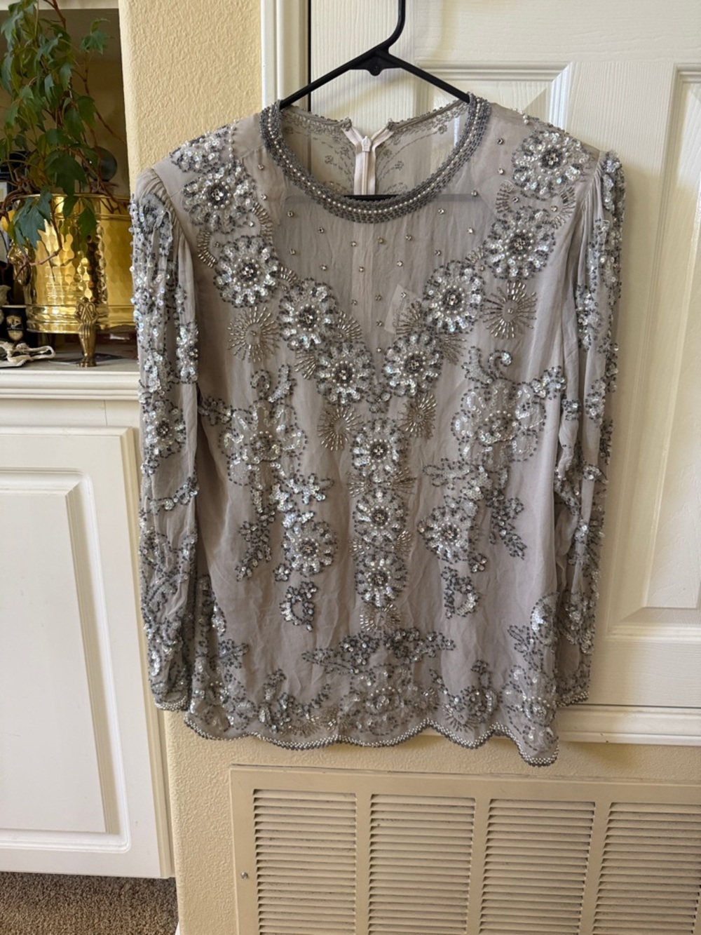 Vintage Silk Embellished crystals and pearls Evening Top Gray Oleg Cassini 10